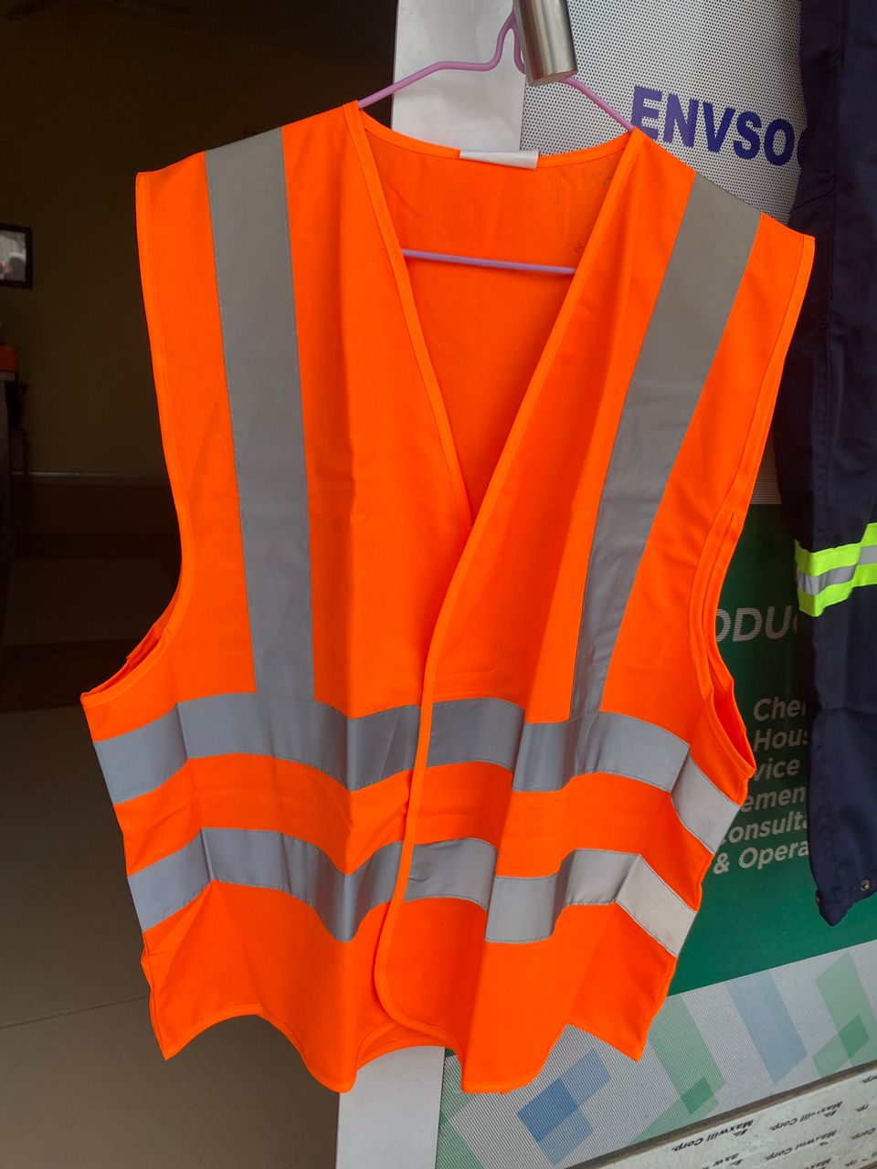 Sleeveless reflective vest