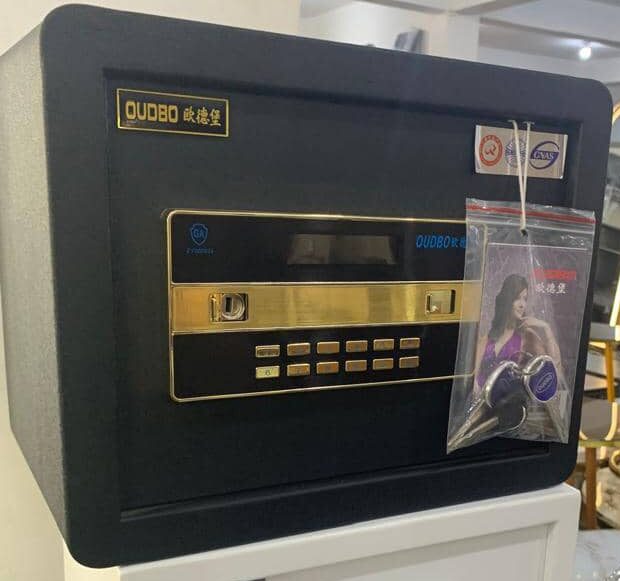 MONEY SAFE